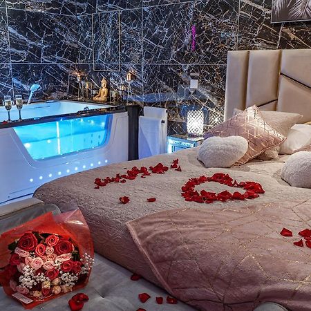 נרבון Magnifique Loft / Spa En Face De La Cathedrale ! מראה חיצוני תמונה