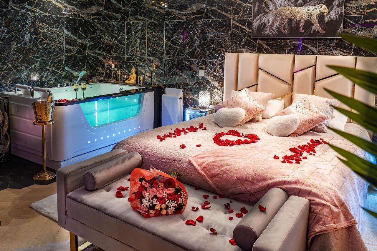 נרבון Magnifique Loft / Spa En Face De La Cathedrale ! מראה חיצוני תמונה