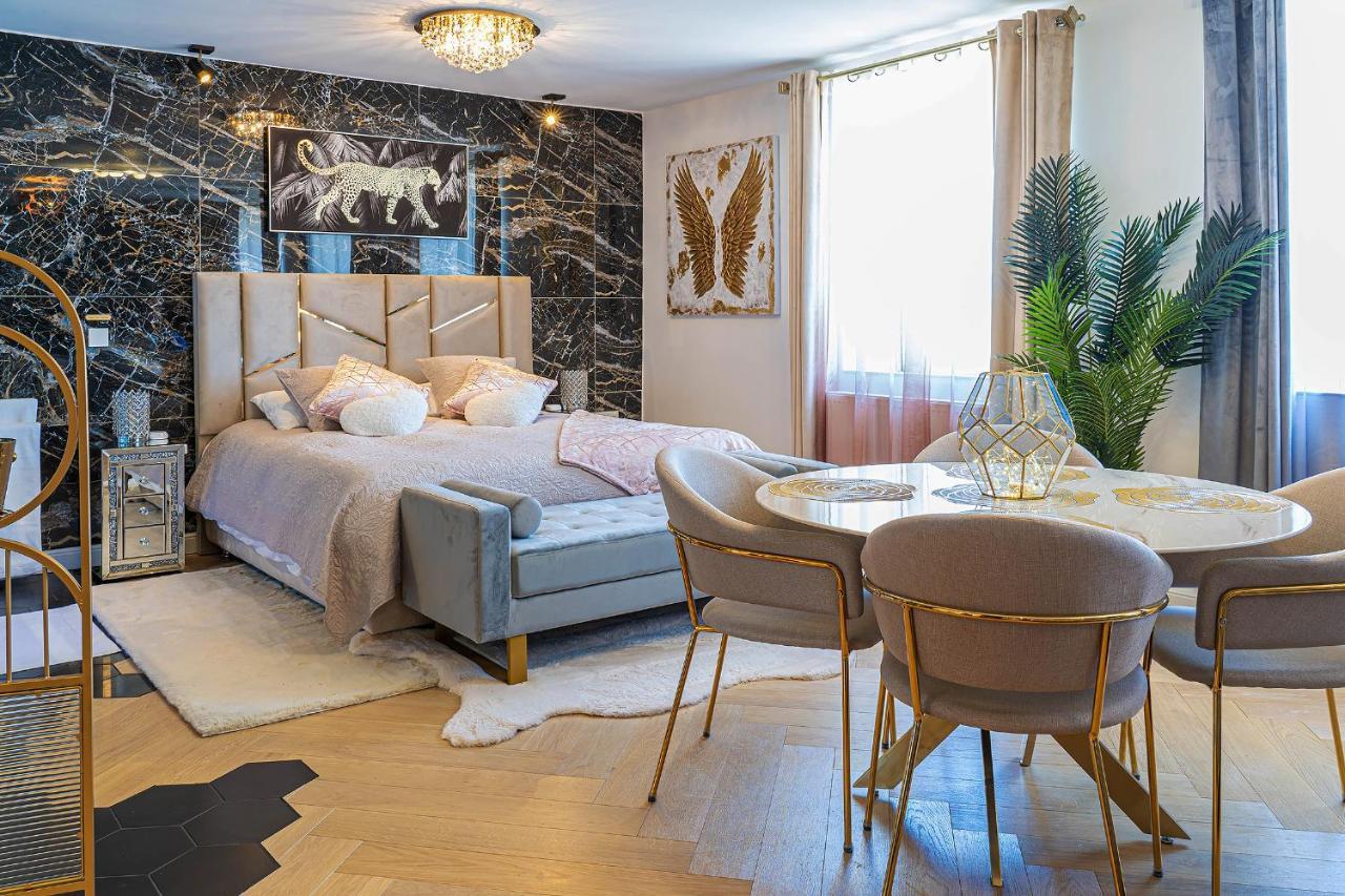 נרבון Magnifique Loft / Spa En Face De La Cathedrale ! מראה חיצוני תמונה