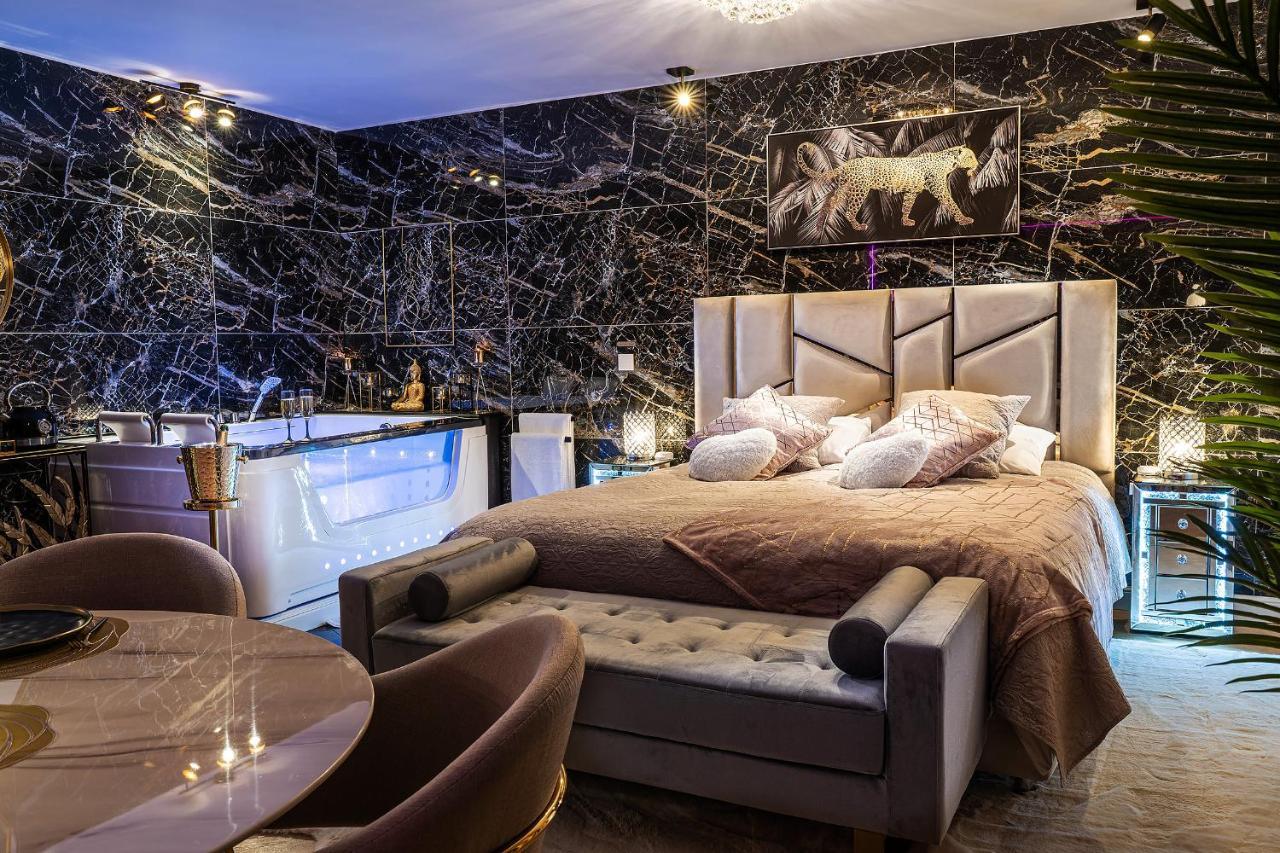 נרבון Magnifique Loft / Spa En Face De La Cathedrale ! מראה חיצוני תמונה